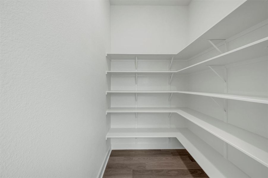 Spacious, unfurnished interior of a new home in ARTAVIA - Parkview Collection, Conroe (Image 37).