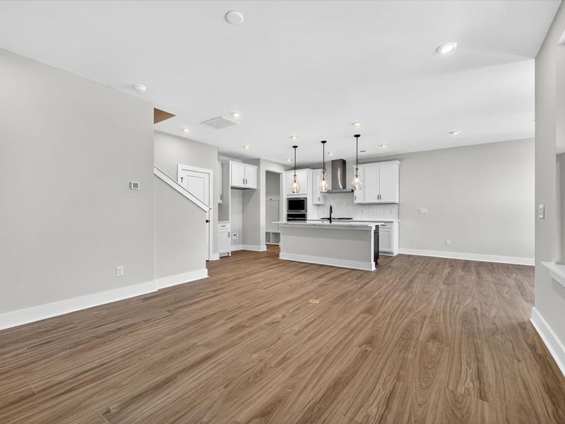 Spacious, unfurnished interior of a new home in Seven Oaks, Belmont (Image 12).