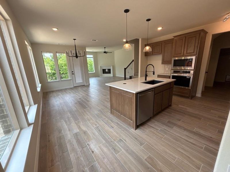 Furnished interior view inside a new home in Waterford Park, Weatherford (Image 8).