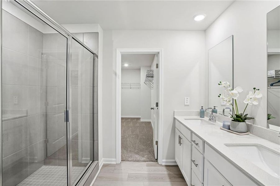 Furnished interior view inside a new home in Ivey Township, Dallas (Image 30).