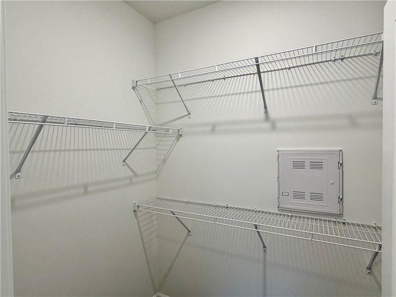 Ample wire shelving units maximize storage potenti