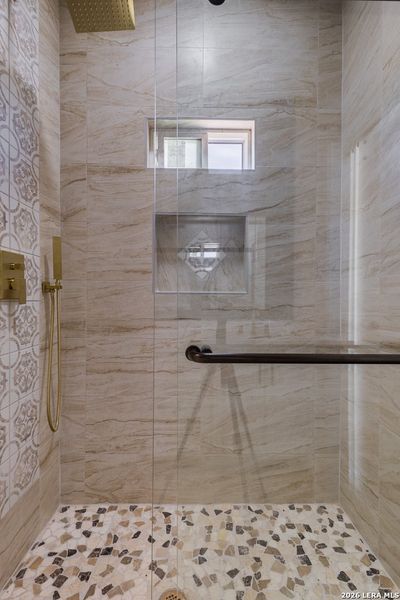 Close-up of interior finishes inside a home in , Eagle Pass (Image 14).