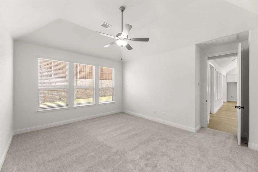 Spacious, unfurnished interior of a new home in Meadow Run, Melissa (Image 13).