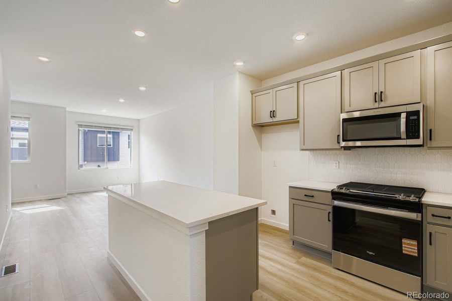 Kitchen/Living Room Kitchen/Living Room