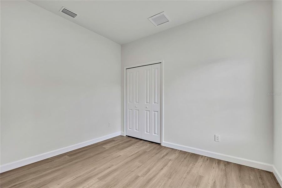 Spacious, unfurnished interior of a new home in , Tampa (Image 31).