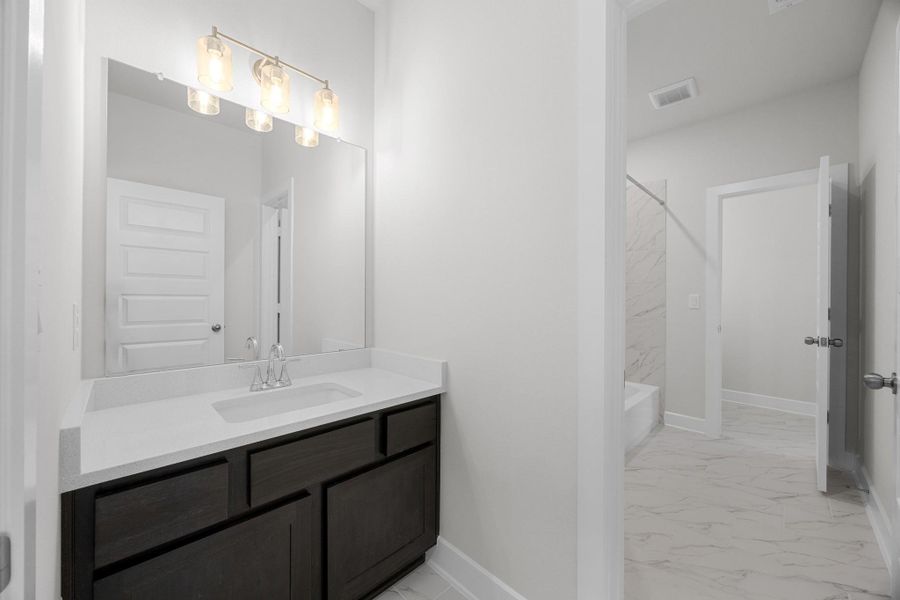 Representative image. Features, selections and colors may vary.