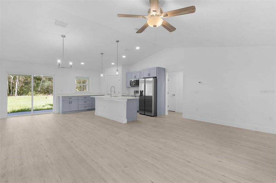 Spacious, unfurnished interior of a new home in , Citrus Springs (Image 15).