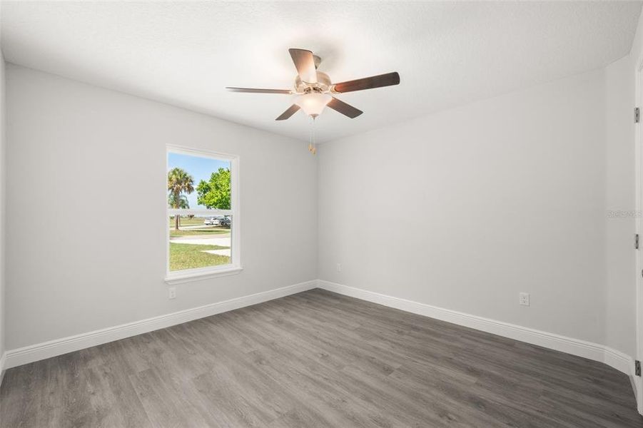 Spacious, unfurnished interior of a new home in , Sebring (Image 41).