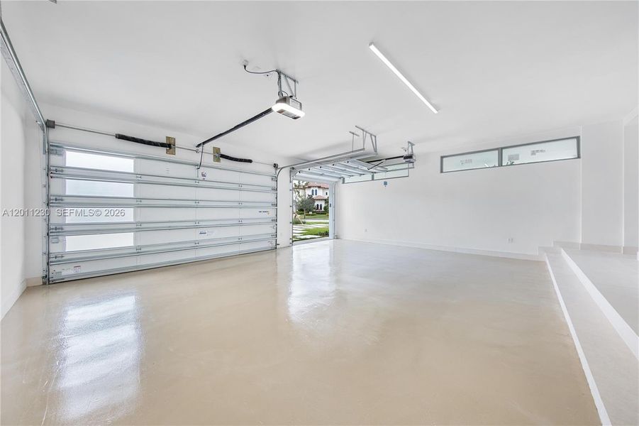 Spacious, unfurnished interior of a new home in , Weston (Image 19).