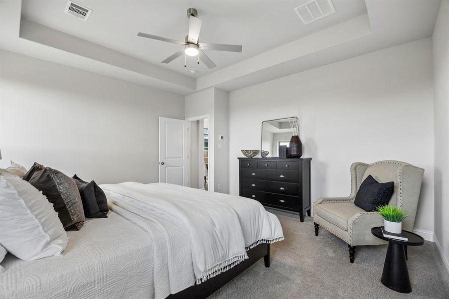 Furnished interior view inside a new home in Summer Crest, Fort Worth (Image 8). Furnished interior view inside a new home in Summer Crest, Fort Worth (Image 8).