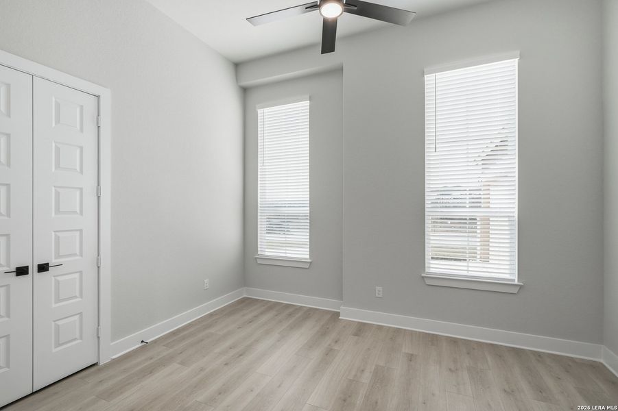 Spacious, unfurnished interior of a new home in Potranco Oaks, San Antonio (Image 16).