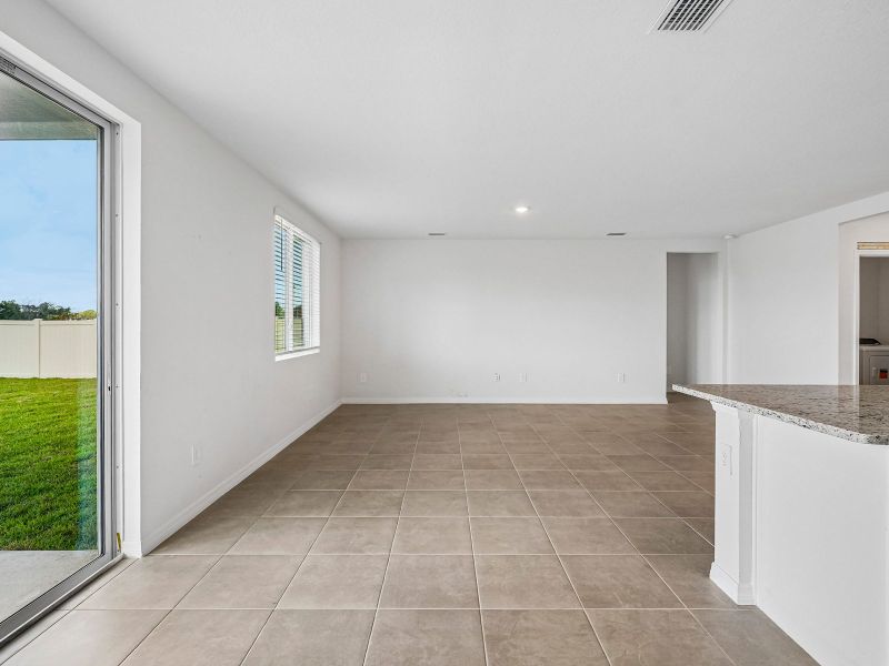 Spacious, unfurnished interior of a new home in The Reserve at Van Oaks, Auburndale (Image 10).