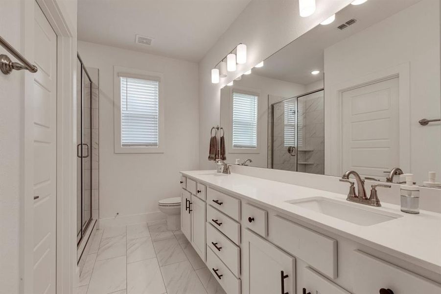 Furnished interior view inside a new home in Heritage Towne, Grand Prairie (Image 15).