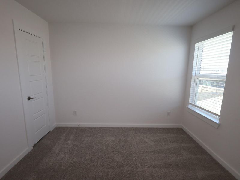 Spacious, unfurnished interior of a new home in Miller's Pond, Rosenberg (Image 19).