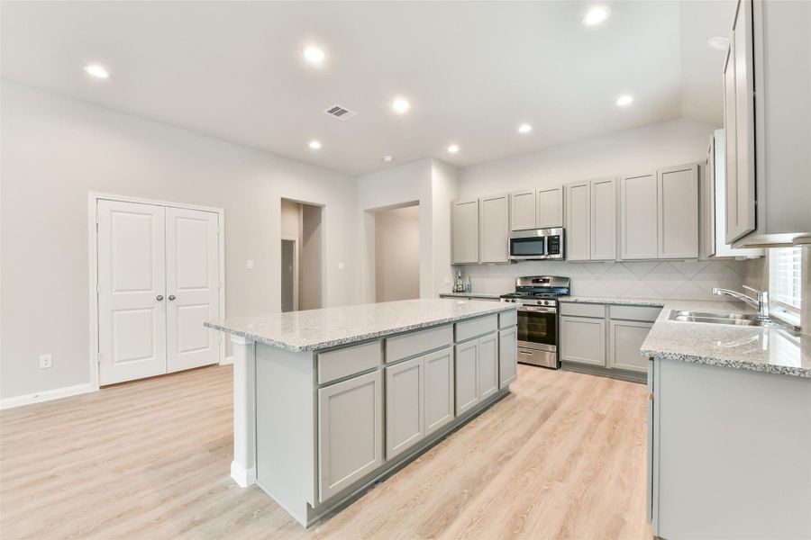 Furnished interior view inside a new home in King Oaks Village, Baytown (Image 7). Furnished interior view inside a new home in King Oaks Village, Baytown (Image 7).