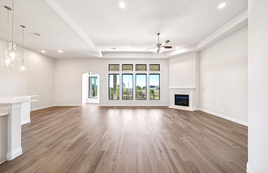 Spacious, unfurnished interior of a new home in Bridgeland 60′, Cypress (Image 14).