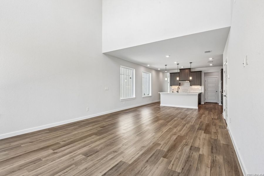 Spacious, unfurnished interior of a new home in Highland Ridge, New Braunfels (Image 12).