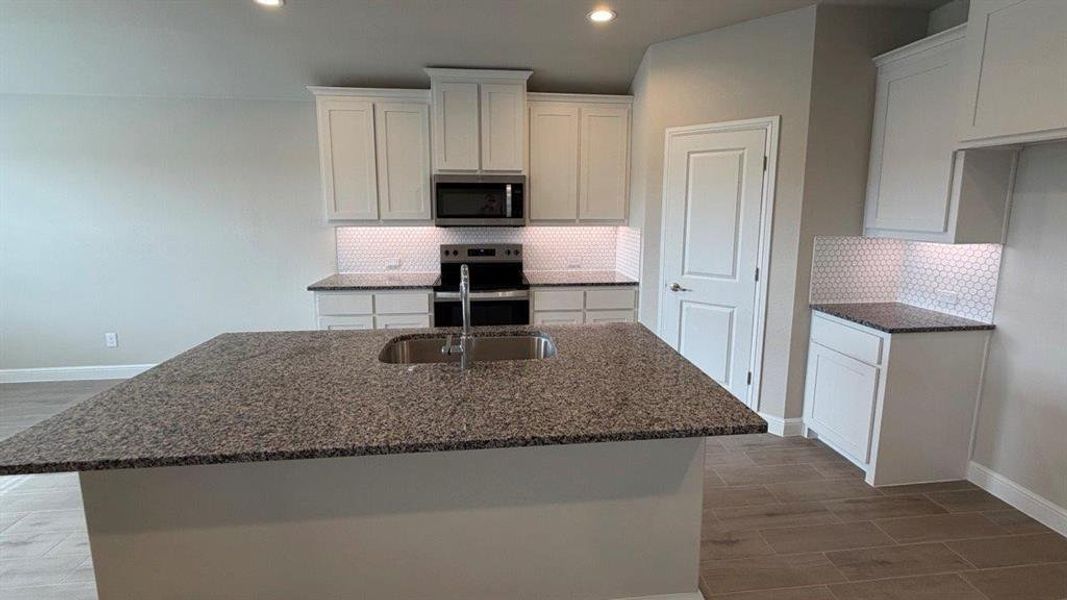 Furnished interior view inside a new home in Shannon Creek, Burleson (Image 7). Furnished interior view inside a new home in Shannon Creek, Burleson (Image 7).