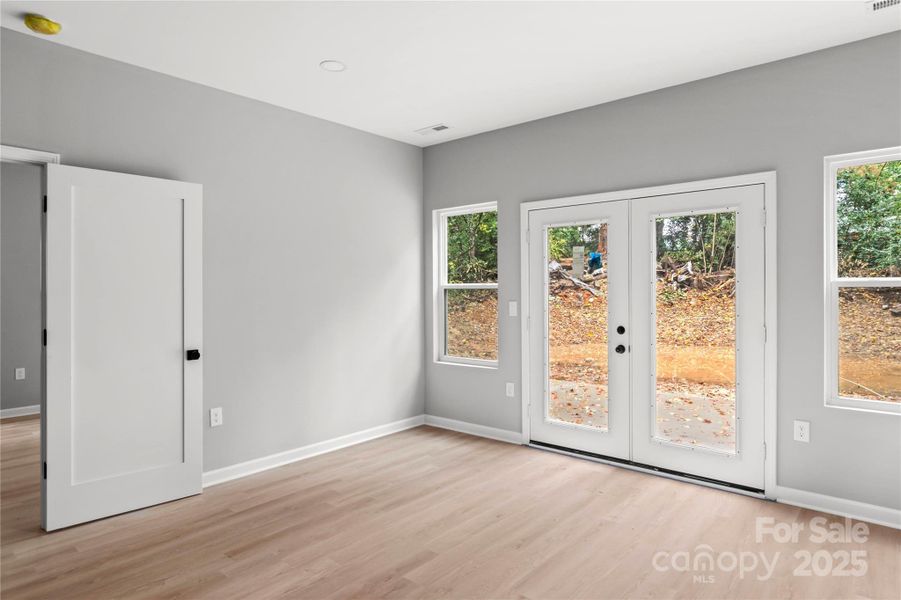 Spacious, unfurnished interior of a new home in , Winston-Salem (Image 12).