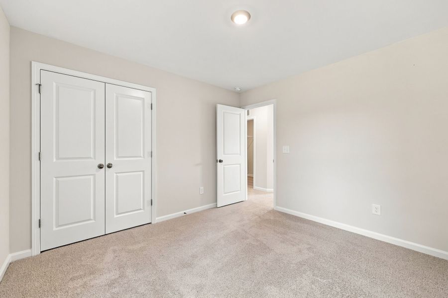 Spacious, unfurnished interior of a new home in Neill's Pointe, Angier (Image 27).