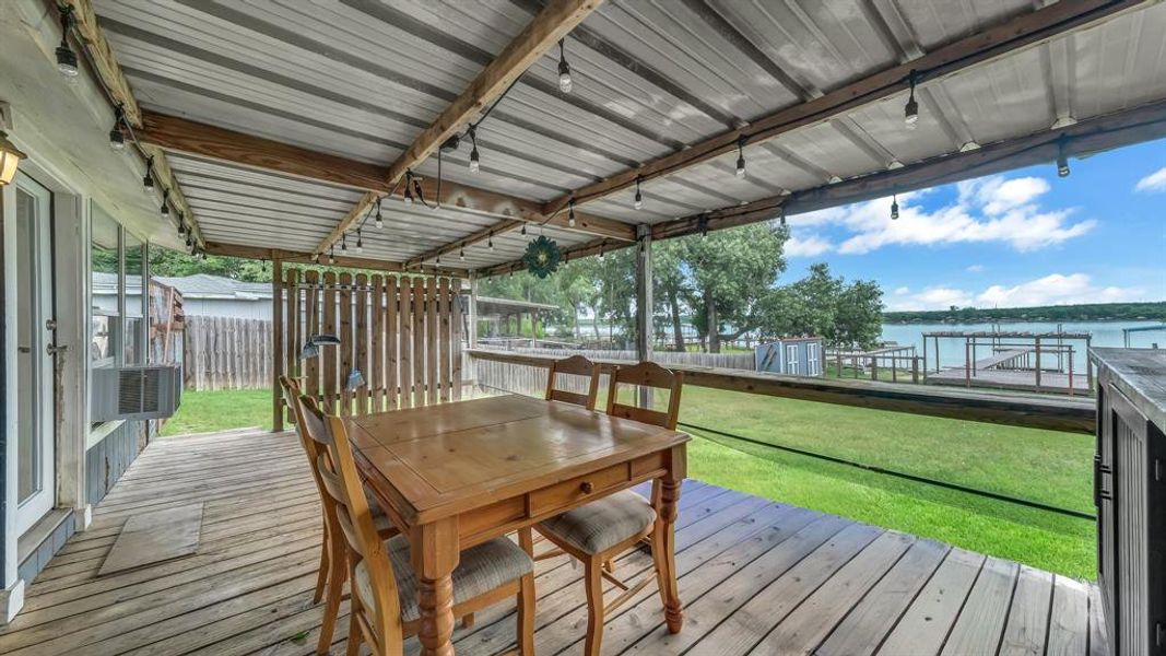 Exterior details and patio area of a home in , Weatherford (Image 23).