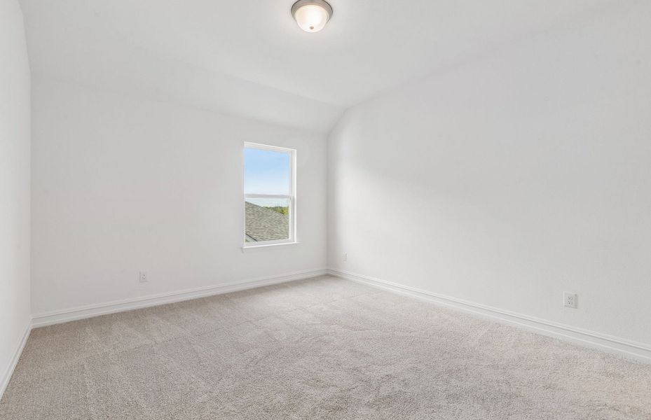 Spacious, unfurnished interior of a new home in Creekview Meadows, Pilot Point (Image 20).