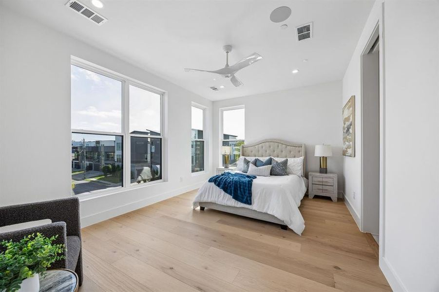 Furnished interior view inside a new home in , Dallas (Image 15). Furnished interior view inside a new home in , Dallas (Image 15).