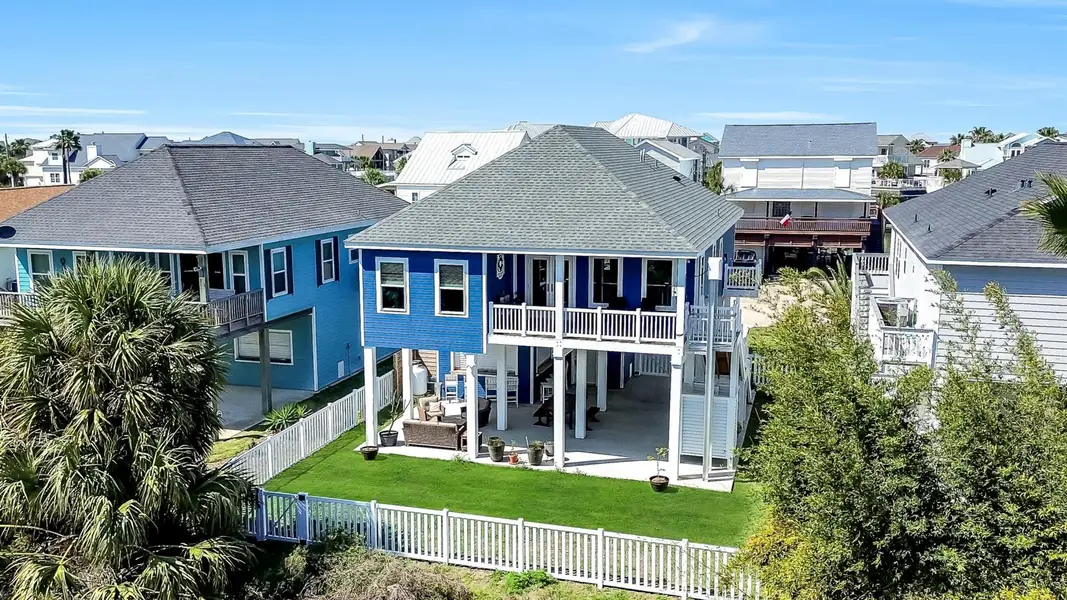 Welcome to 22405 Isle View Drive!