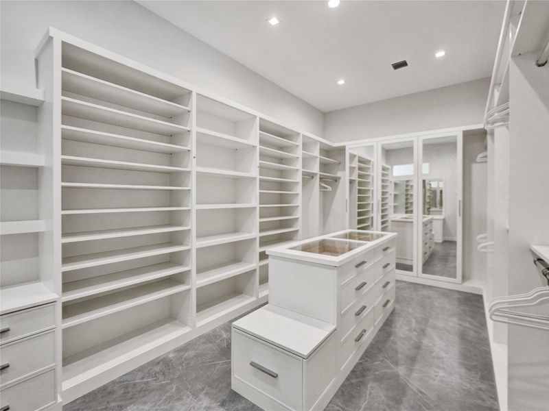 "Her" closet "Her" closet