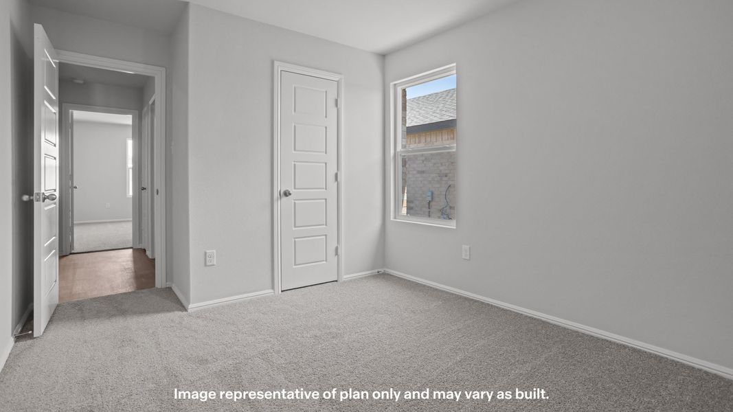 Spacious, unfurnished interior of a new home in Allen Farms, Lubbock (Image 9).