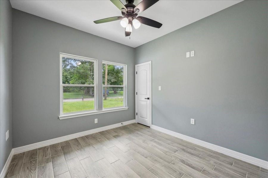 Spacious, unfurnished interior of a new home in , Beaumont (Image 14).