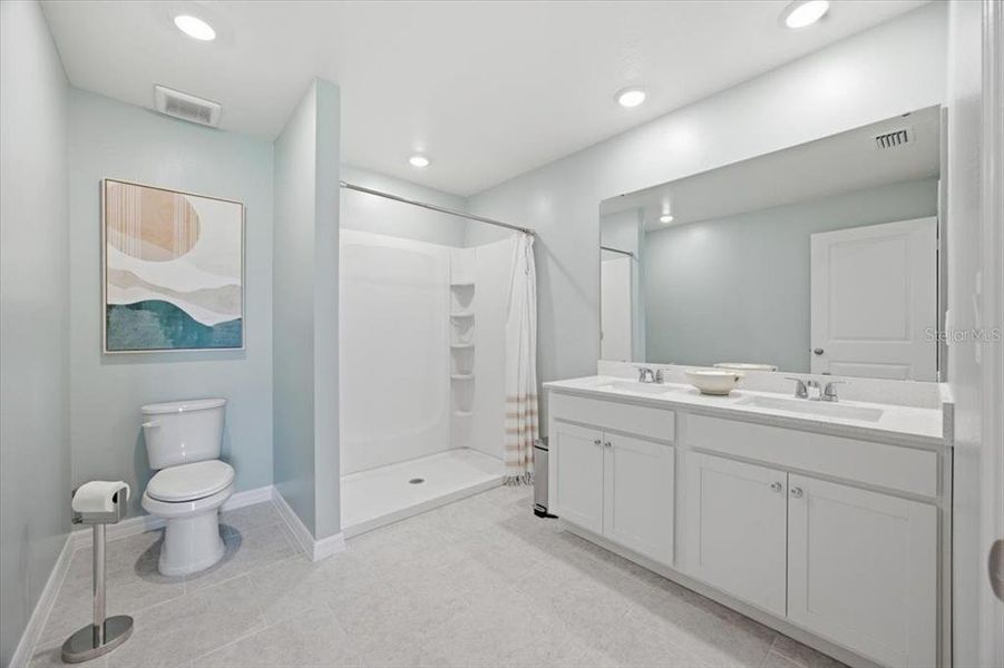 Furnished interior view inside a new home in , Lake Wales (Image 17).