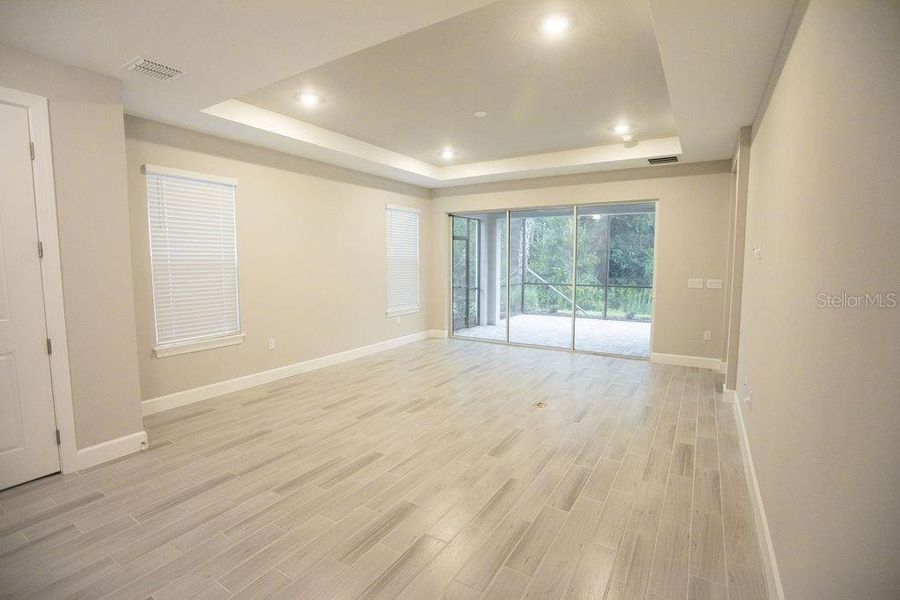Spacious, unfurnished interior of a new home in , Wesley Chapel (Image 18).