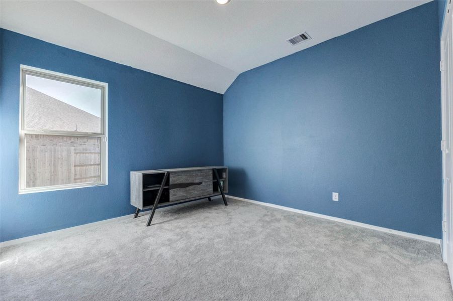 Spacious, unfurnished interior of a new home in , Baytown (Image 13).