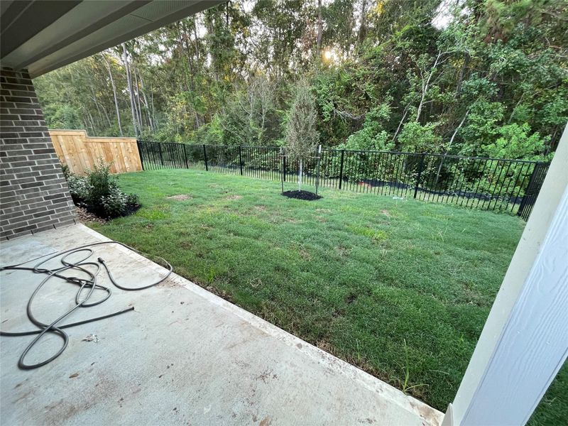 **Photos are a representation of the floor plan. This is not the actual homesite.**