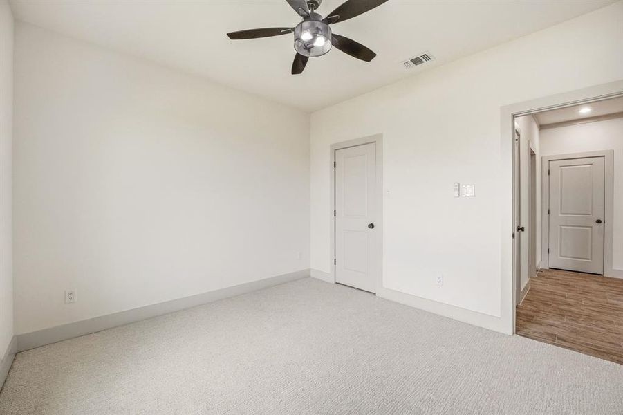 Spacious, unfurnished interior of a new home in , Glen Rose (Image 31).