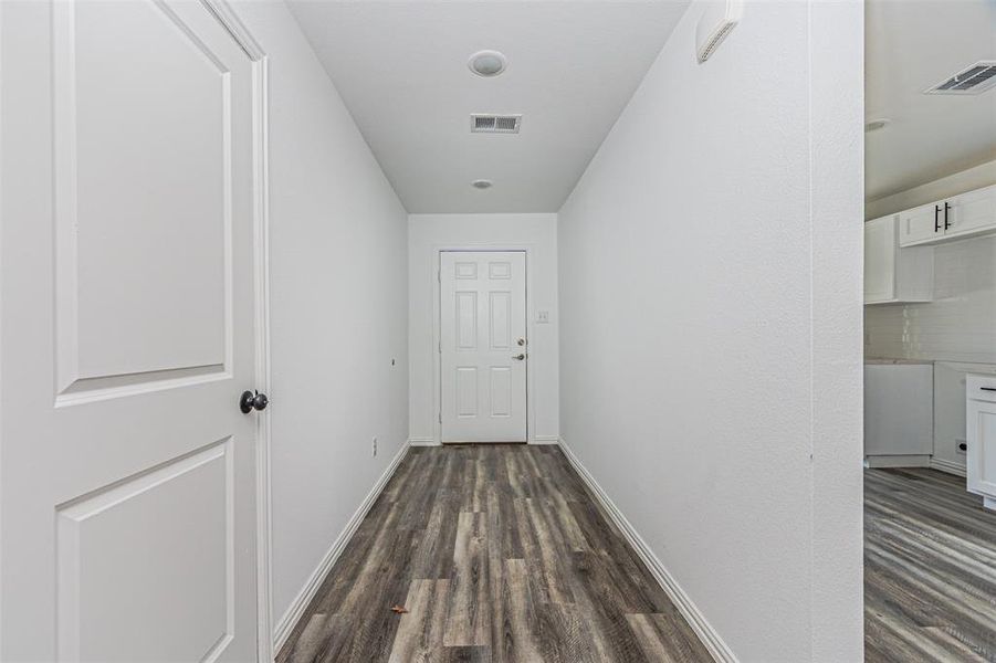 Spacious, unfurnished interior of a new home in , Mabank (Image 29).