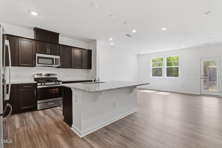 SUN_EverleeTownhomes_Pic_CarsonII-22
