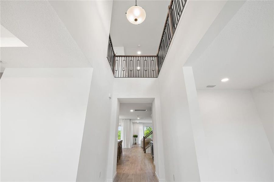 Spacious, unfurnished interior of a new home in , Winter Garden (Image 28).