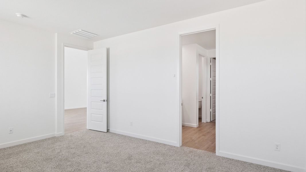 Representative unfurnished interior of a home built from the Apache by D.R. Horton in Zanjero Pass, Glendale (Image 24).