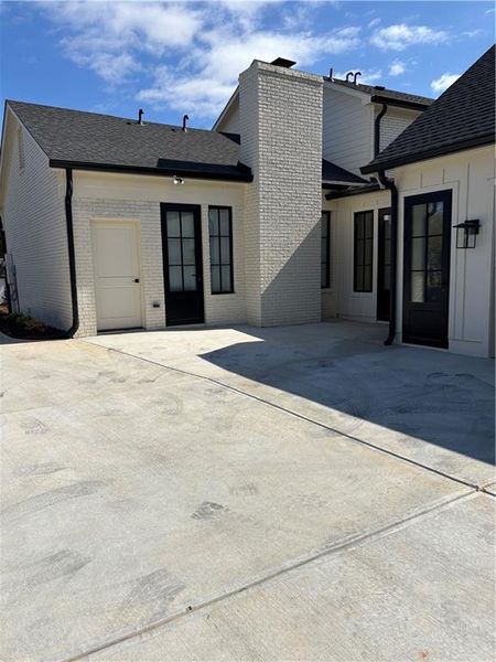 Exterior details and patio area of a home in , Roswell (Image 30).