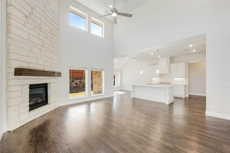 Spacious, unfurnished interior of a new home in Triple Diamond Ranch, Mansfield (Image 20).