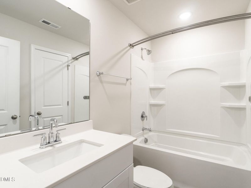 Full Upstairs Hall Bath