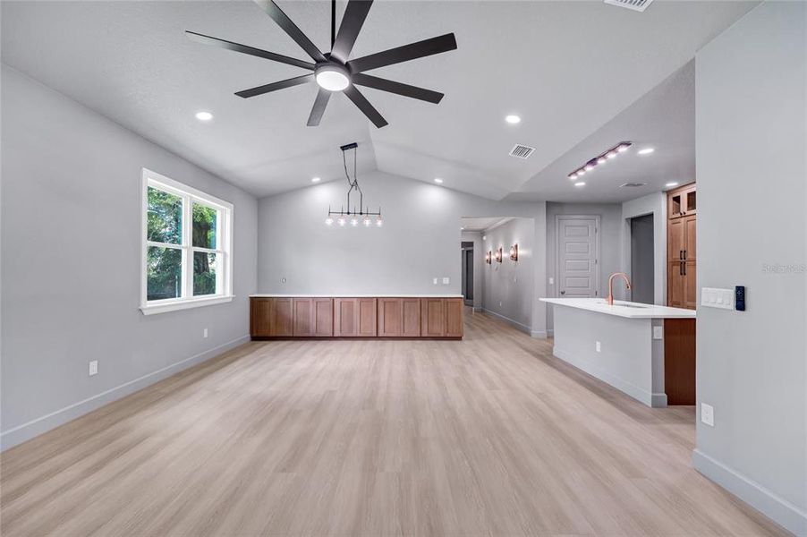 Spacious, unfurnished interior of a new home in , Orlando (Image 31).