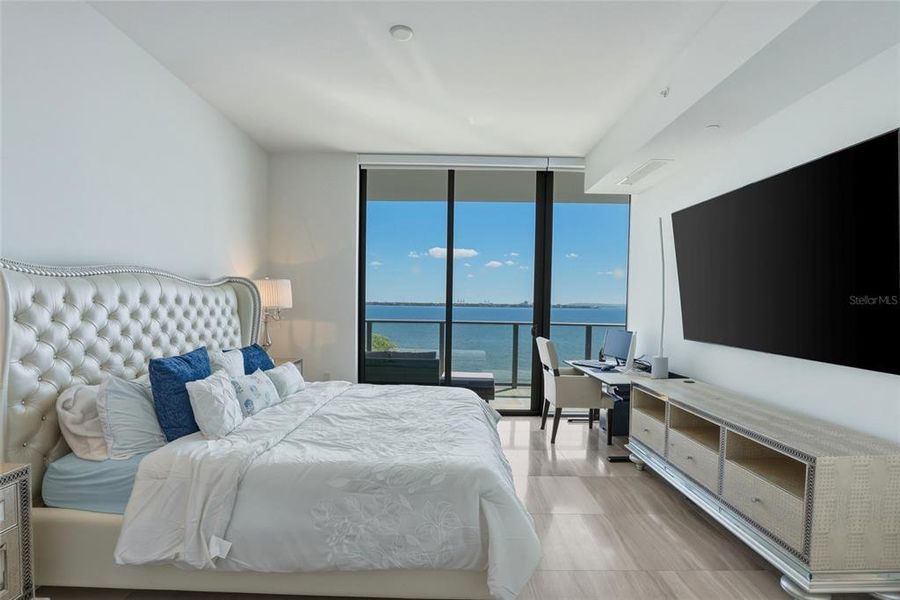 Furnished interior view inside a new home in , Tampa (Image 45).