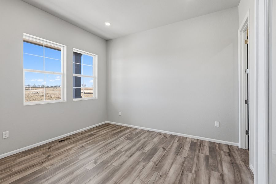 Spacious, unfurnished interior of a new home in Talon Pointe, Thornton (Image 15).