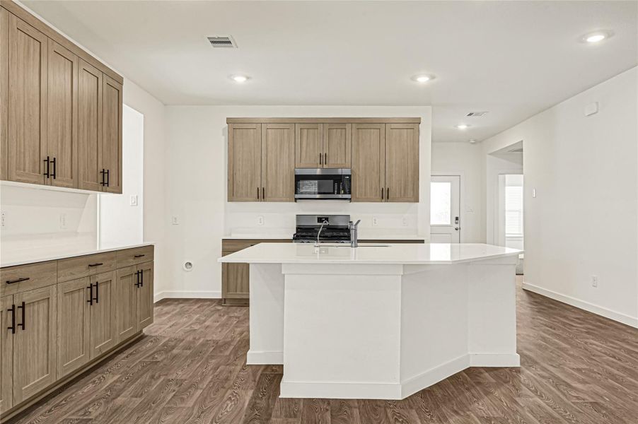 Furnished interior view inside a new home in Holly Ridge, Rosenberg (Image 11).