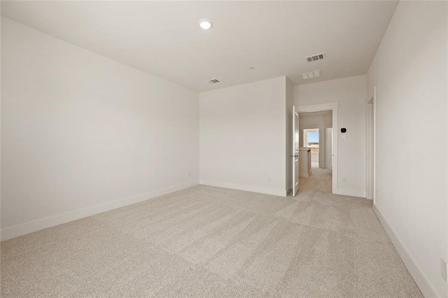 Spacious, unfurnished interior of a new home in Talia, Mesquite (Image 14).