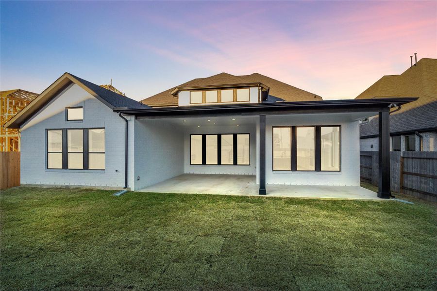 Come explore this generous backyard—perfect for kids to play freely and adults to unwind in comfort!