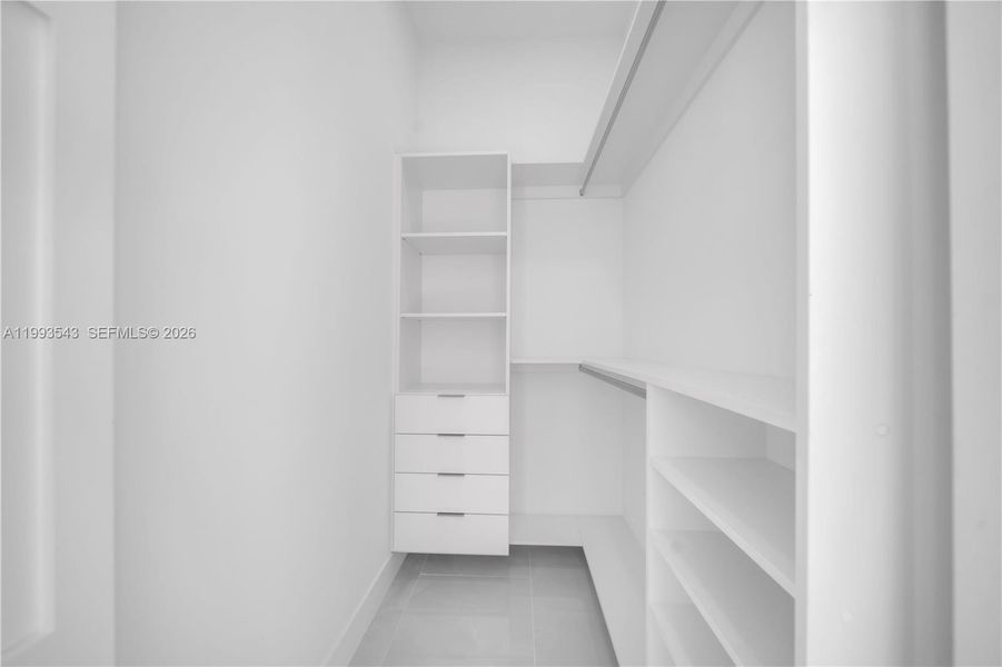 Spacious, unfurnished interior of a new home in , Lehigh Acres (Image 21).